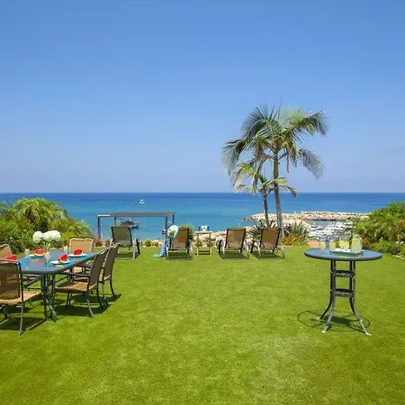 With Two Minutes Walk From Sirina Bay 53 Villa *