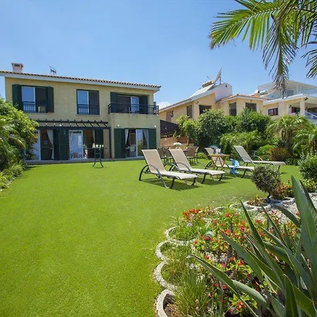 With Two Minutes Walk From Sirina Bay 53 Villa