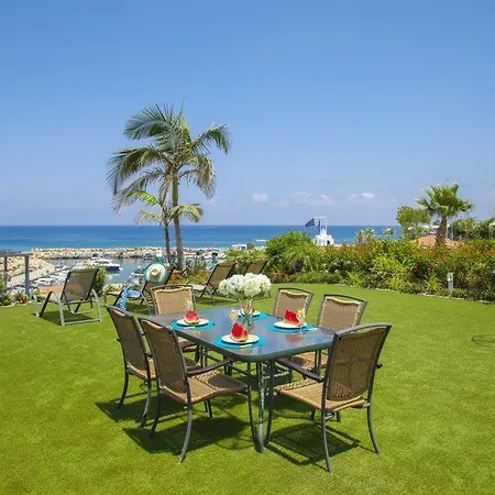 Villa With Two Minutes Walk From Sirina Bay 53 *