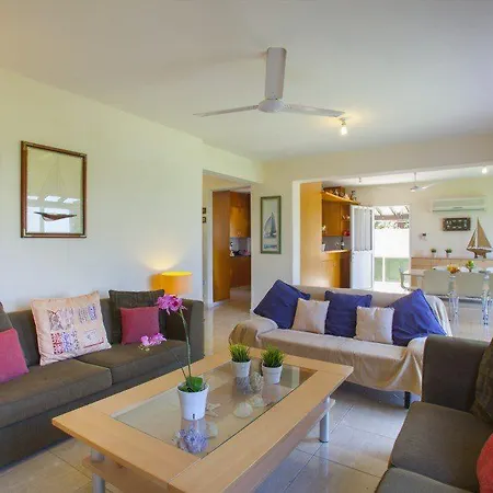 With Two Minutes Walk From Sirina Bay 53 Villa *